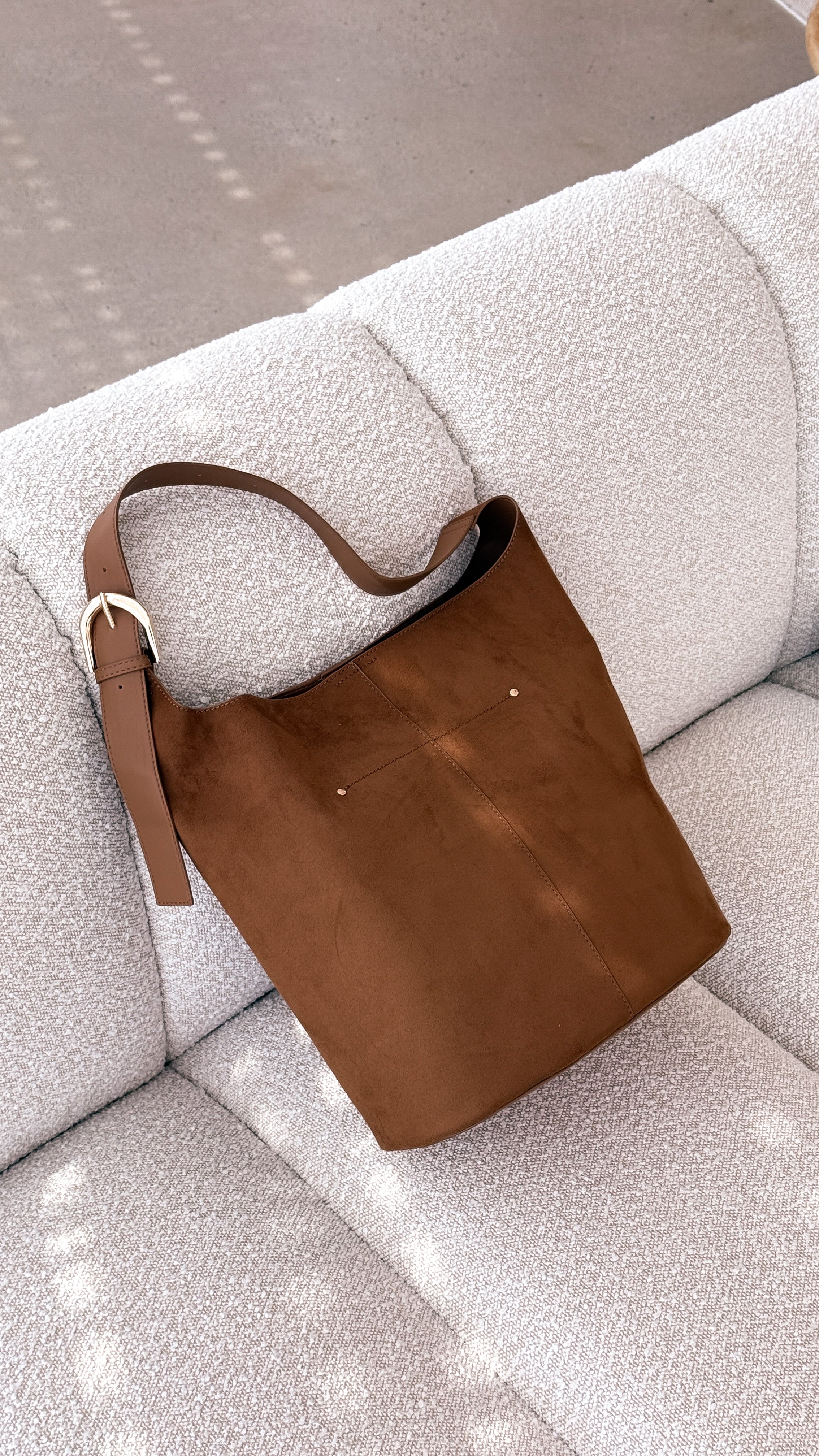 Cali Shoulder Bag - Tan Suede - Billy J