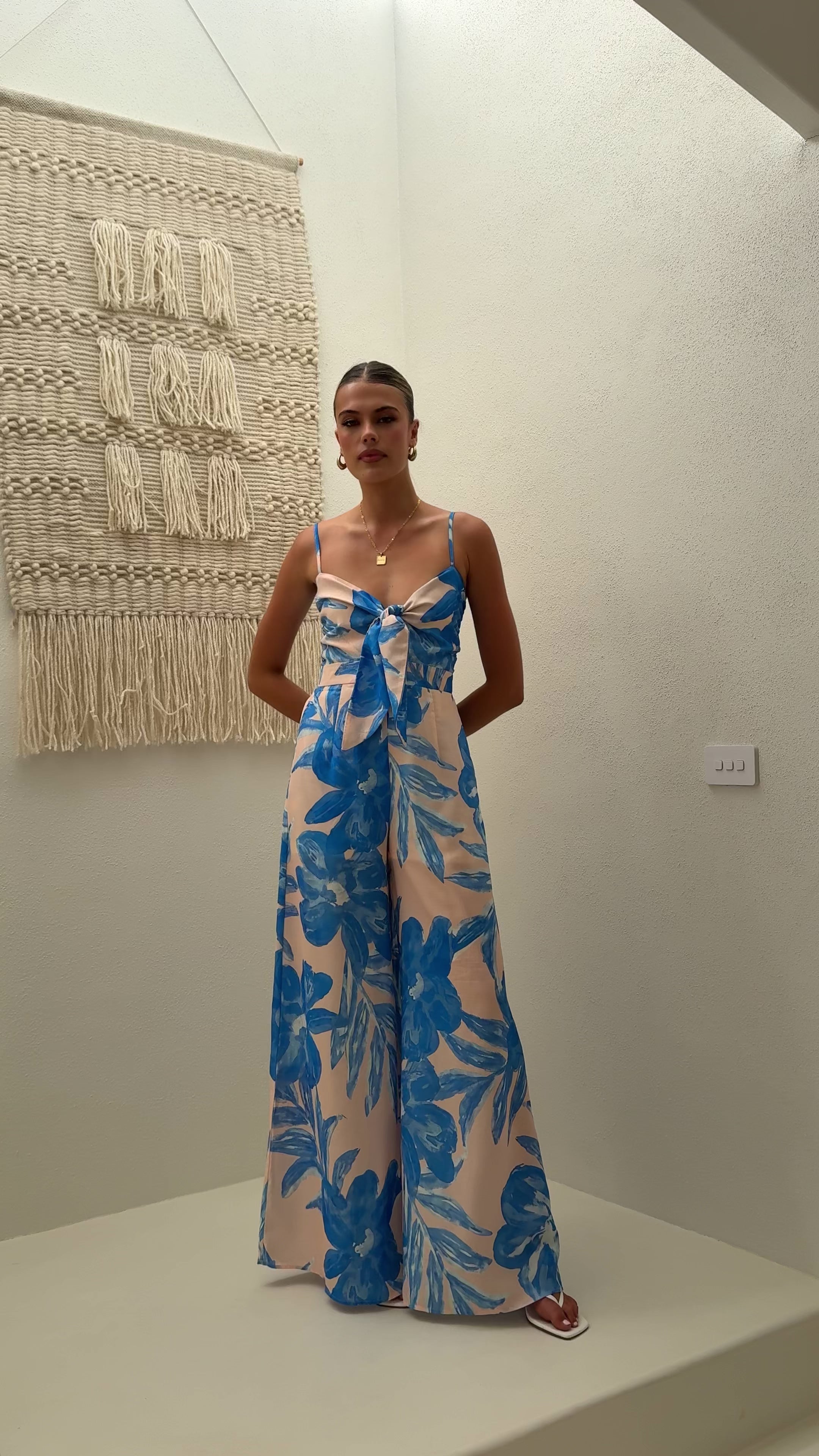Load video: Teresa Jumpsuit - Junia Print - Billy J