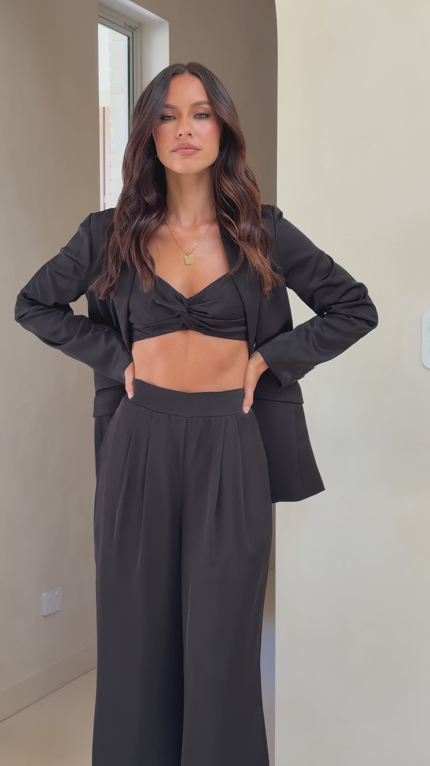 Chi Crop Top - Black - Billy J