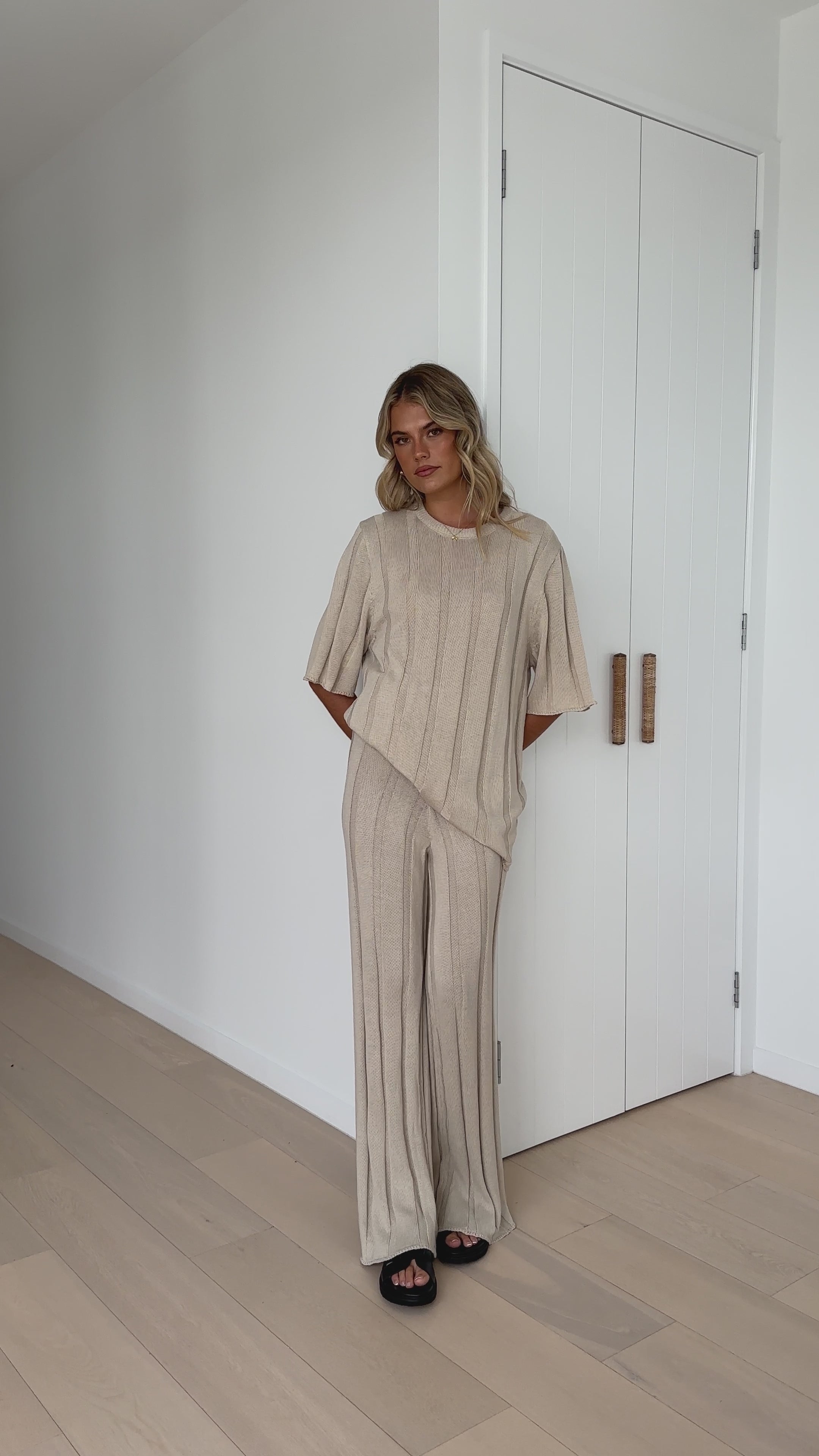 Load video: Bayu Knit Pants - Cream - Billy J