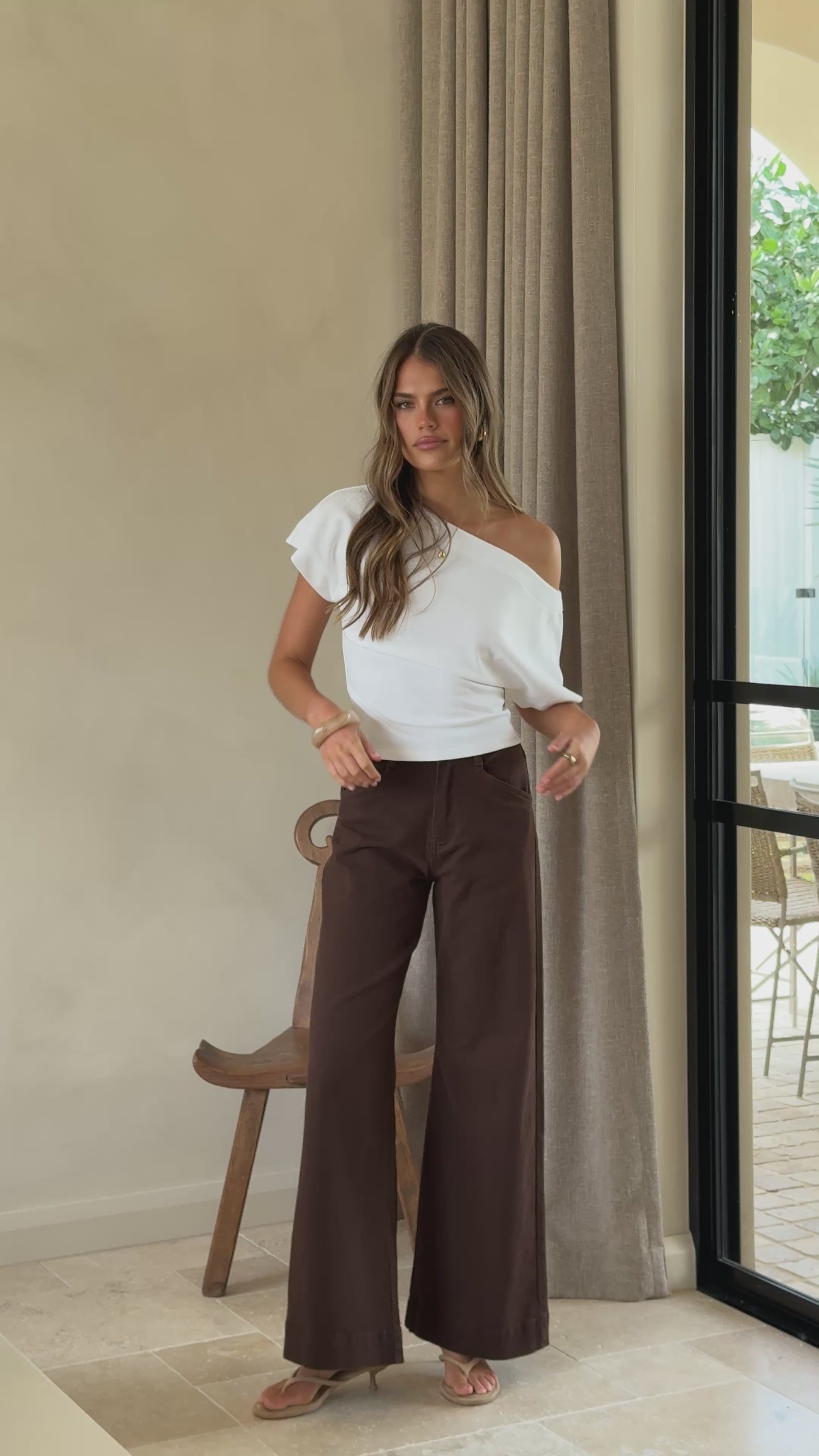 Load video: Jara Top - White - Billy J