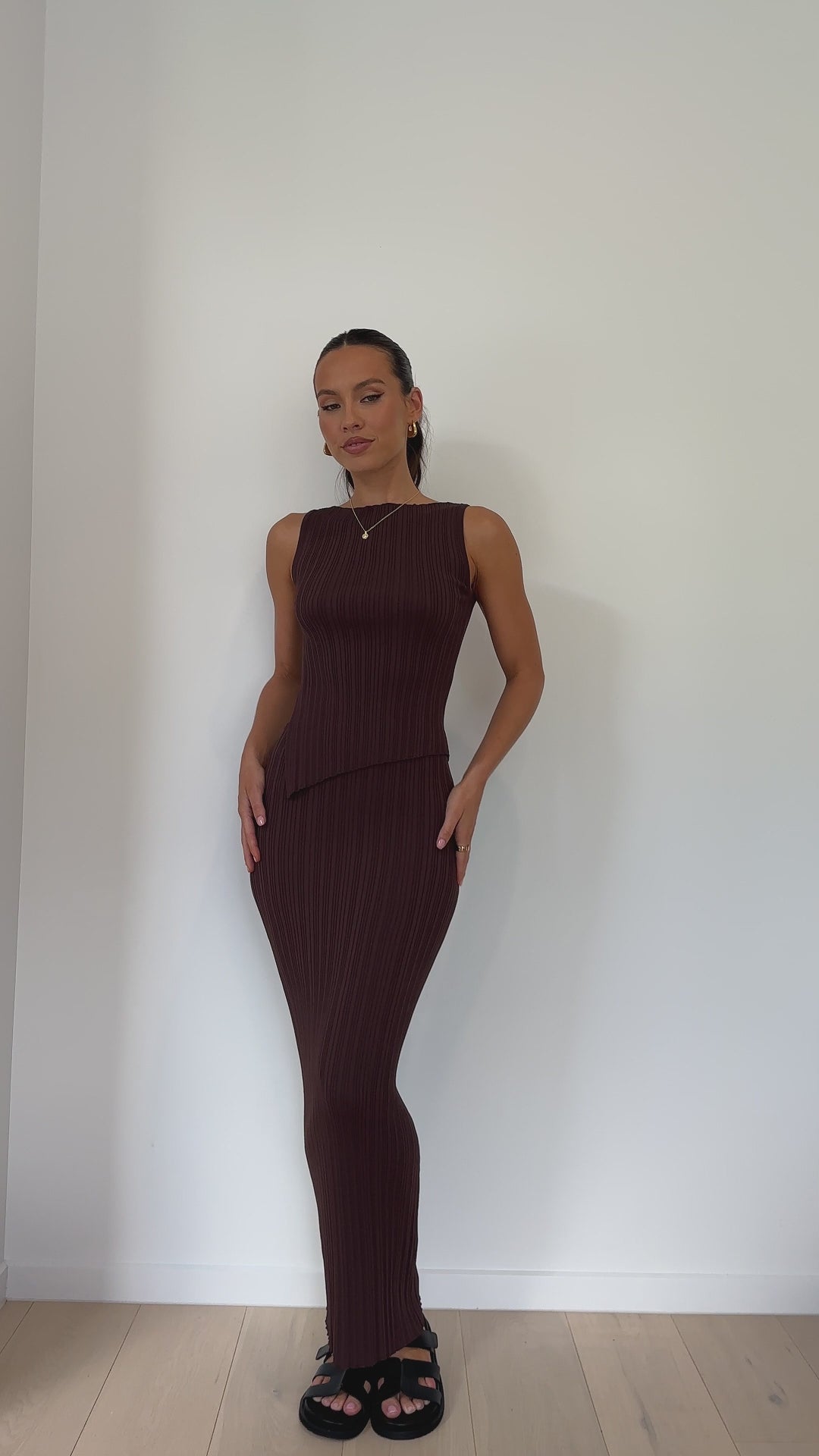Load video: Isla Maxi Skirt - Brown - Billy J
