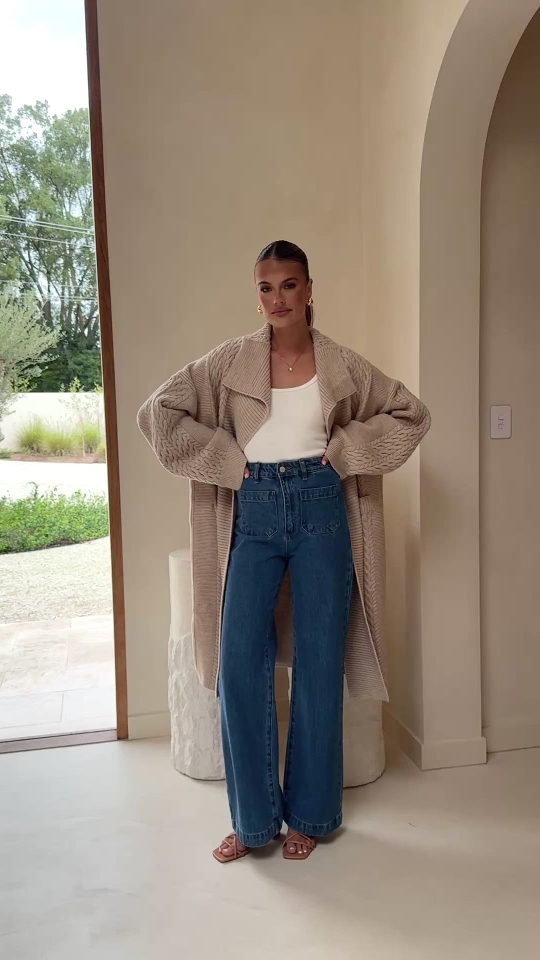 Load video: Sana Cardigan - Beige - Billy J