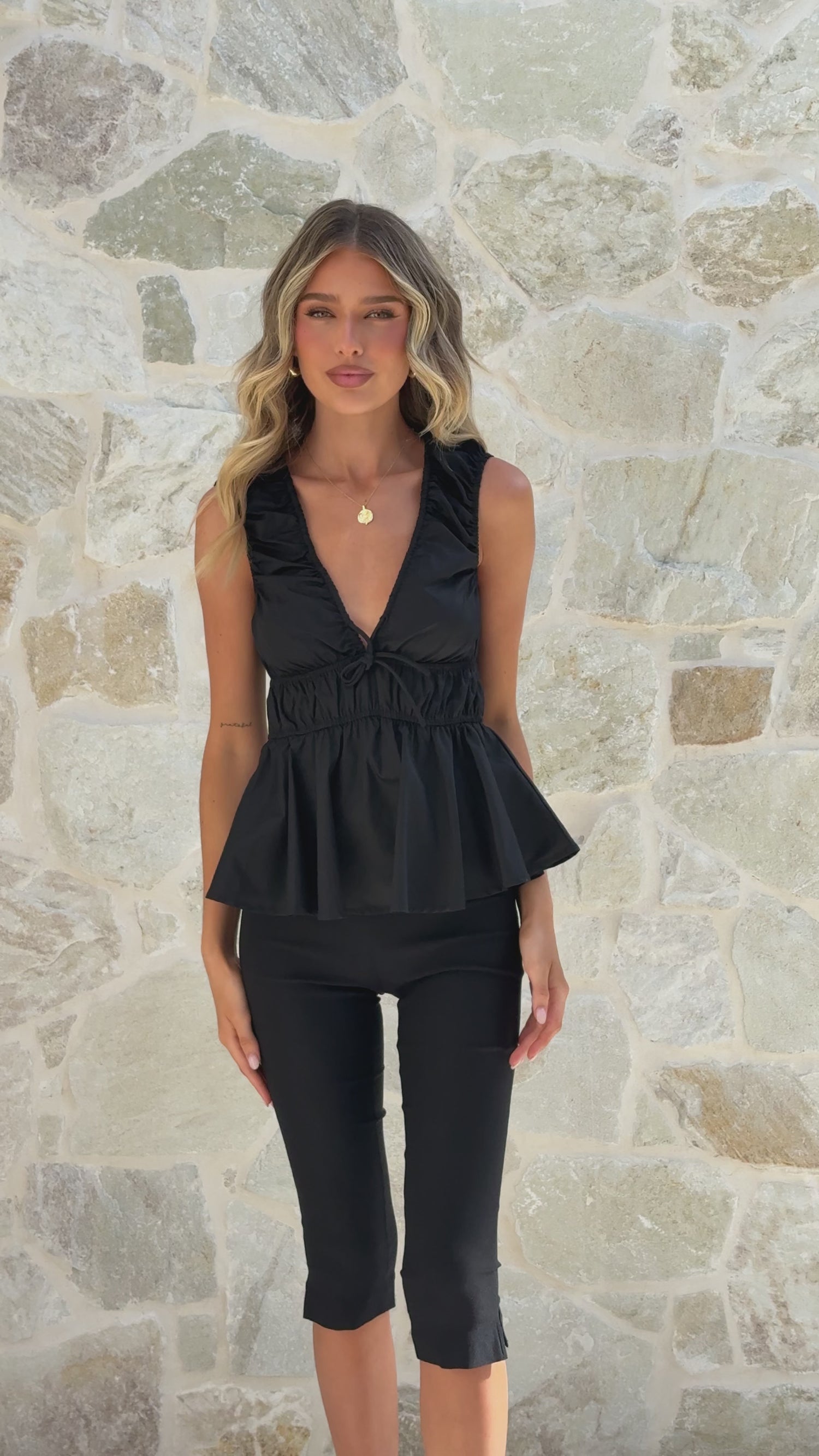 Belvini Capri Pants - Black - Billy J