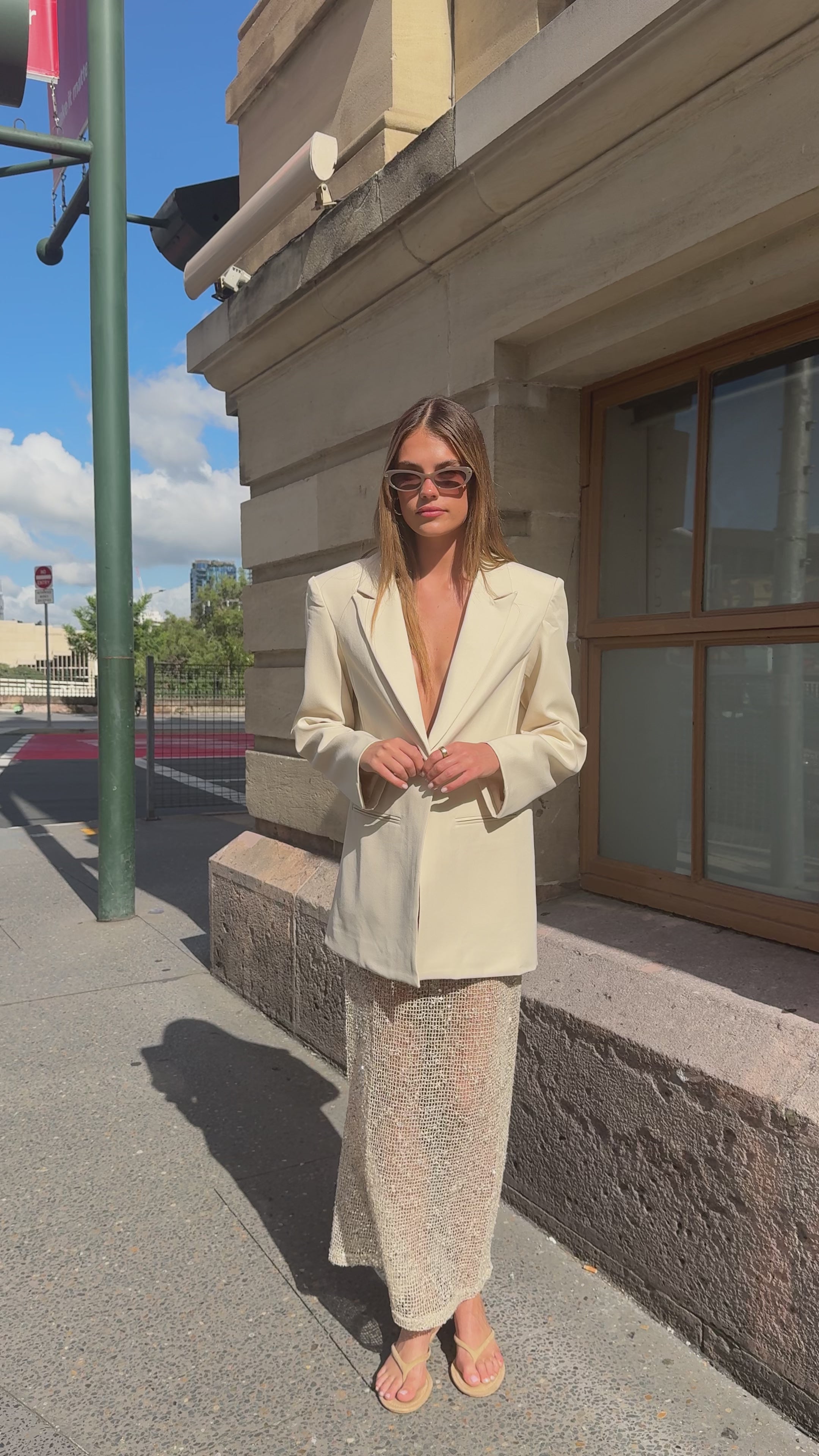 Load video: Isa Oversized Blazer - Beige - Billy J