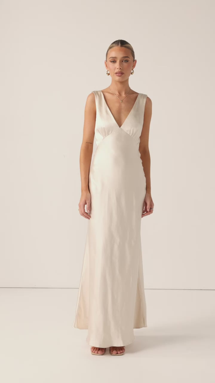 billy j champagne dress Sofia Maxi Selma maxi Color:Black/Blush Colour|Cherry Red is the dress blue Yasmeen Tie Front Maxi