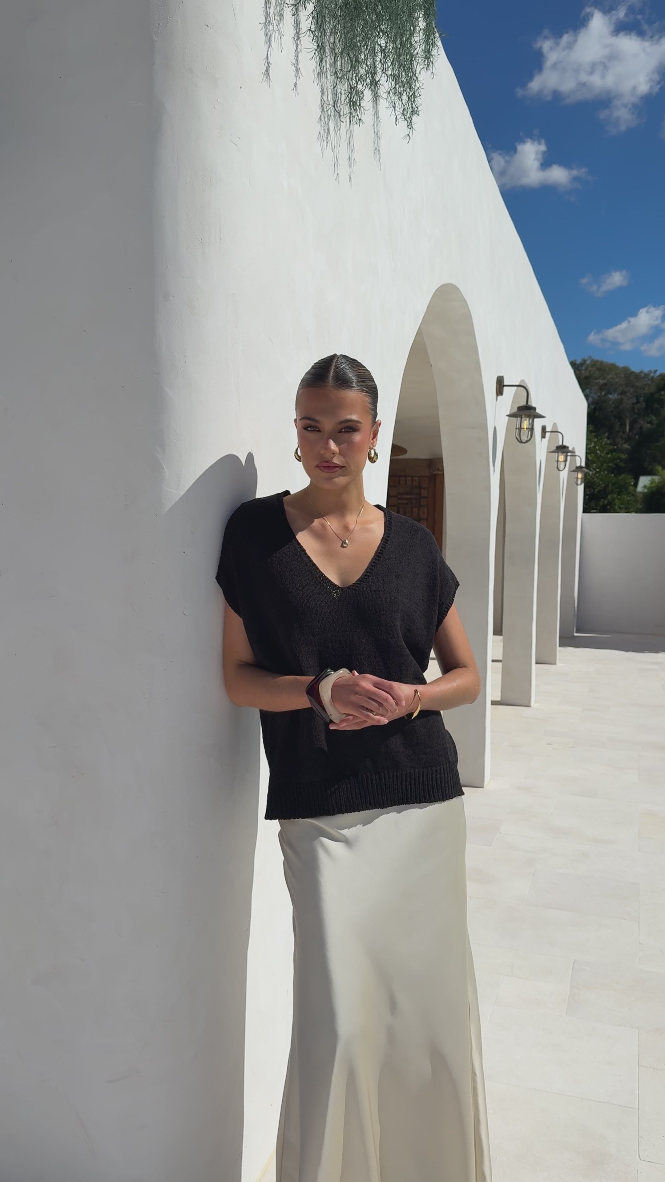 Load video: Stelaria Knit Top - Black - Billy J