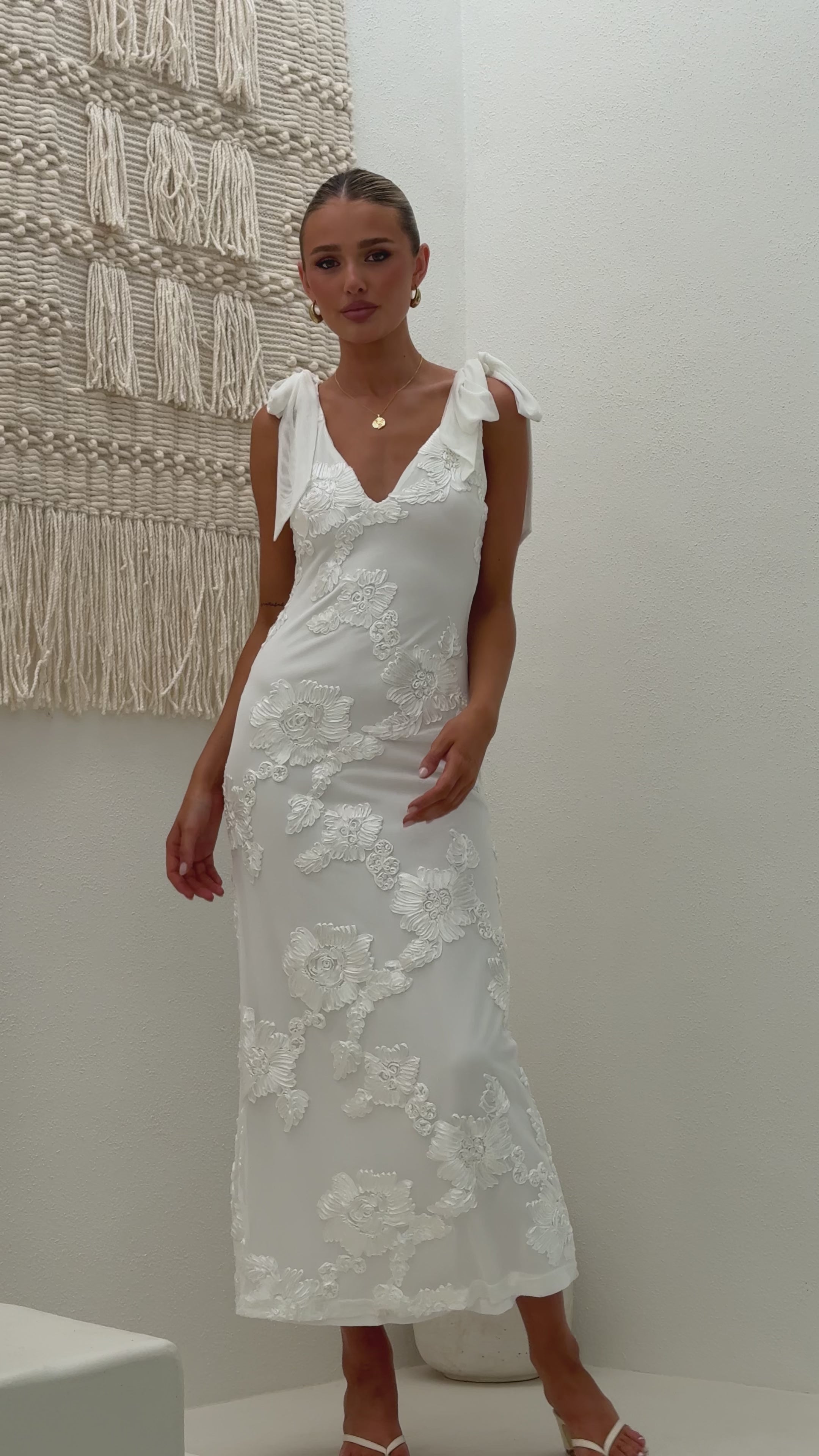 Load video: Usha Tie Strap Maxi Dress - White - Billy J