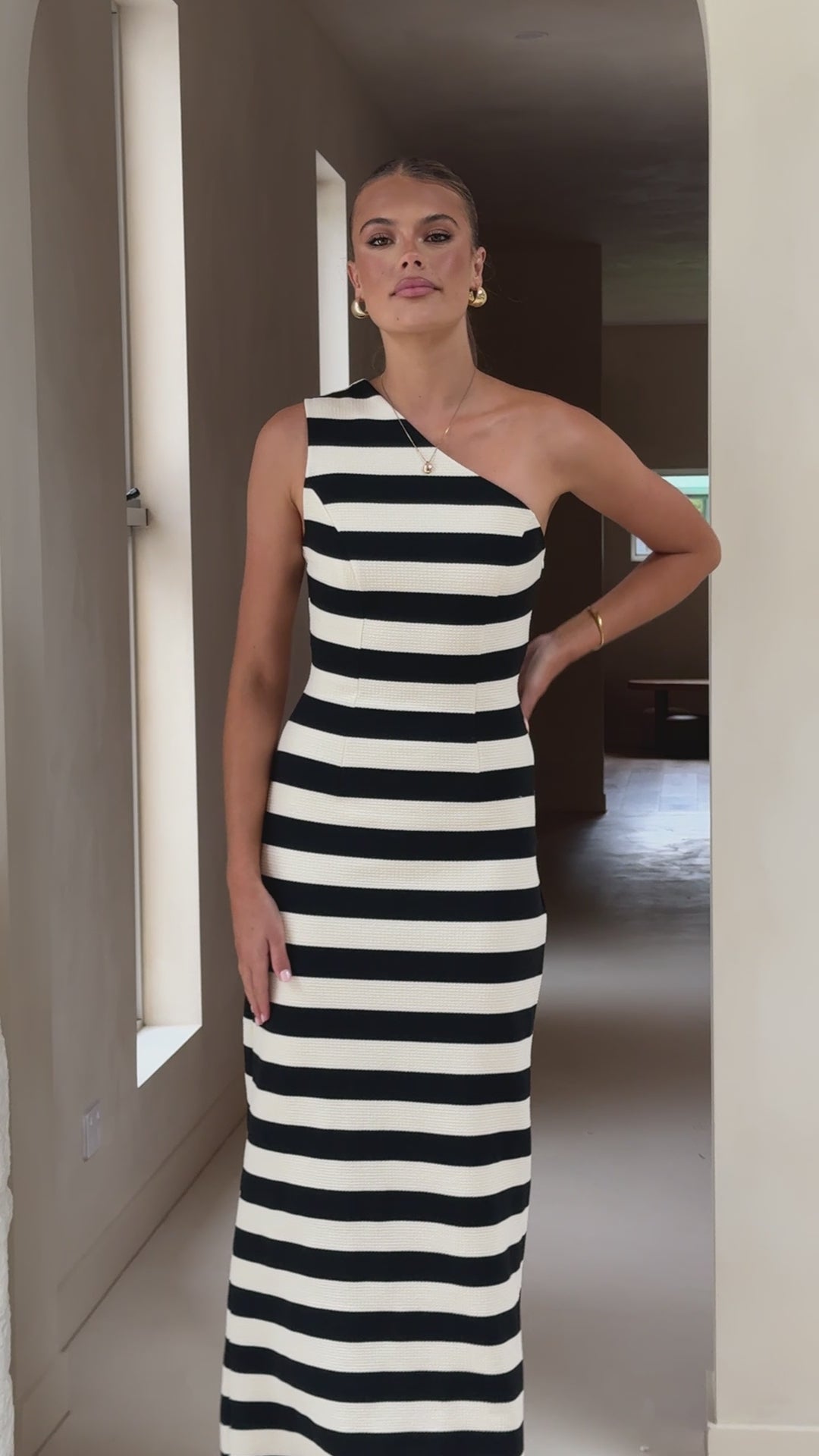 Load video: Tarron One Shoulder Maxi Dress - Black/White - Billy J