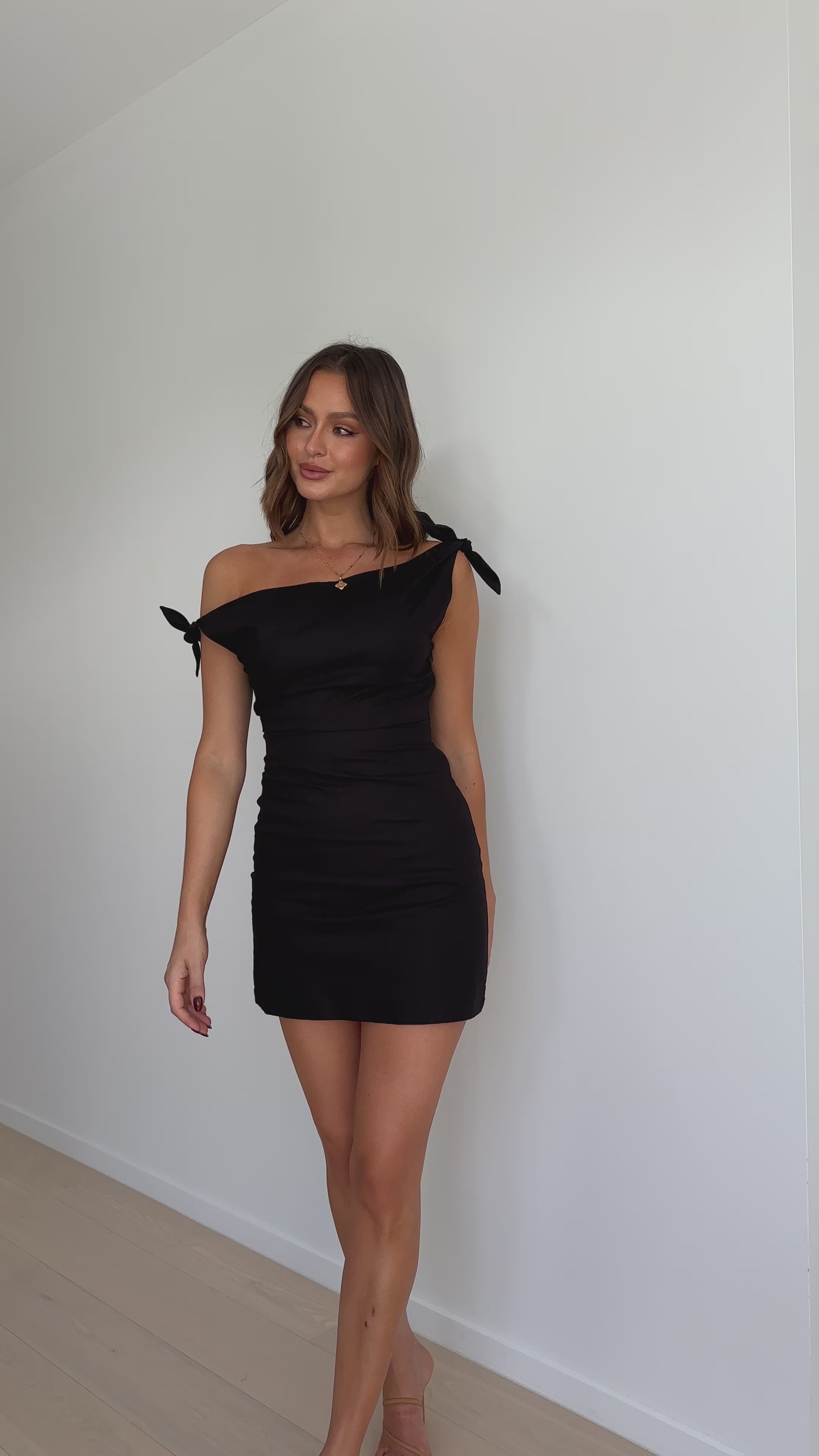 Load video: Ebbe Mini Dress - Black - Billy J