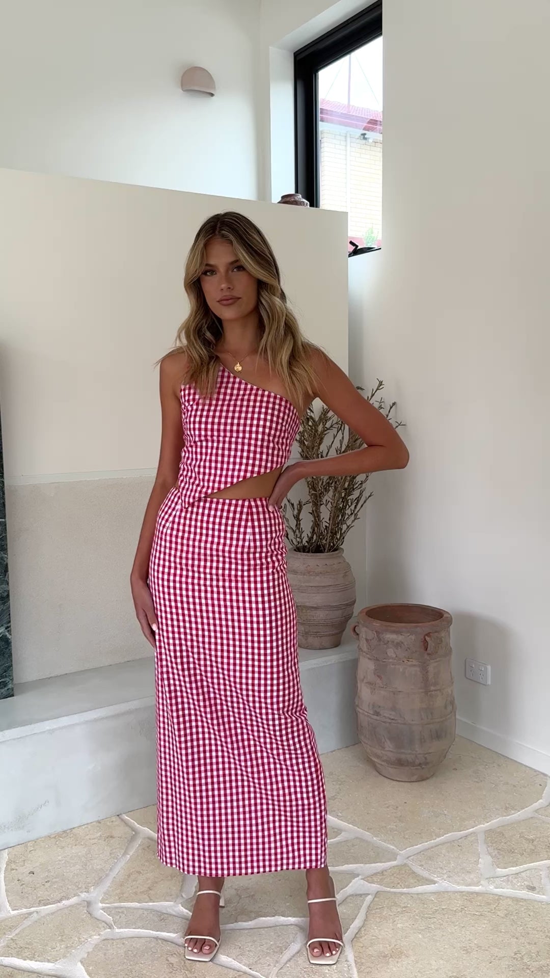 Load video: Jakayla Maxi Skirt - Picnic Red - Billy J