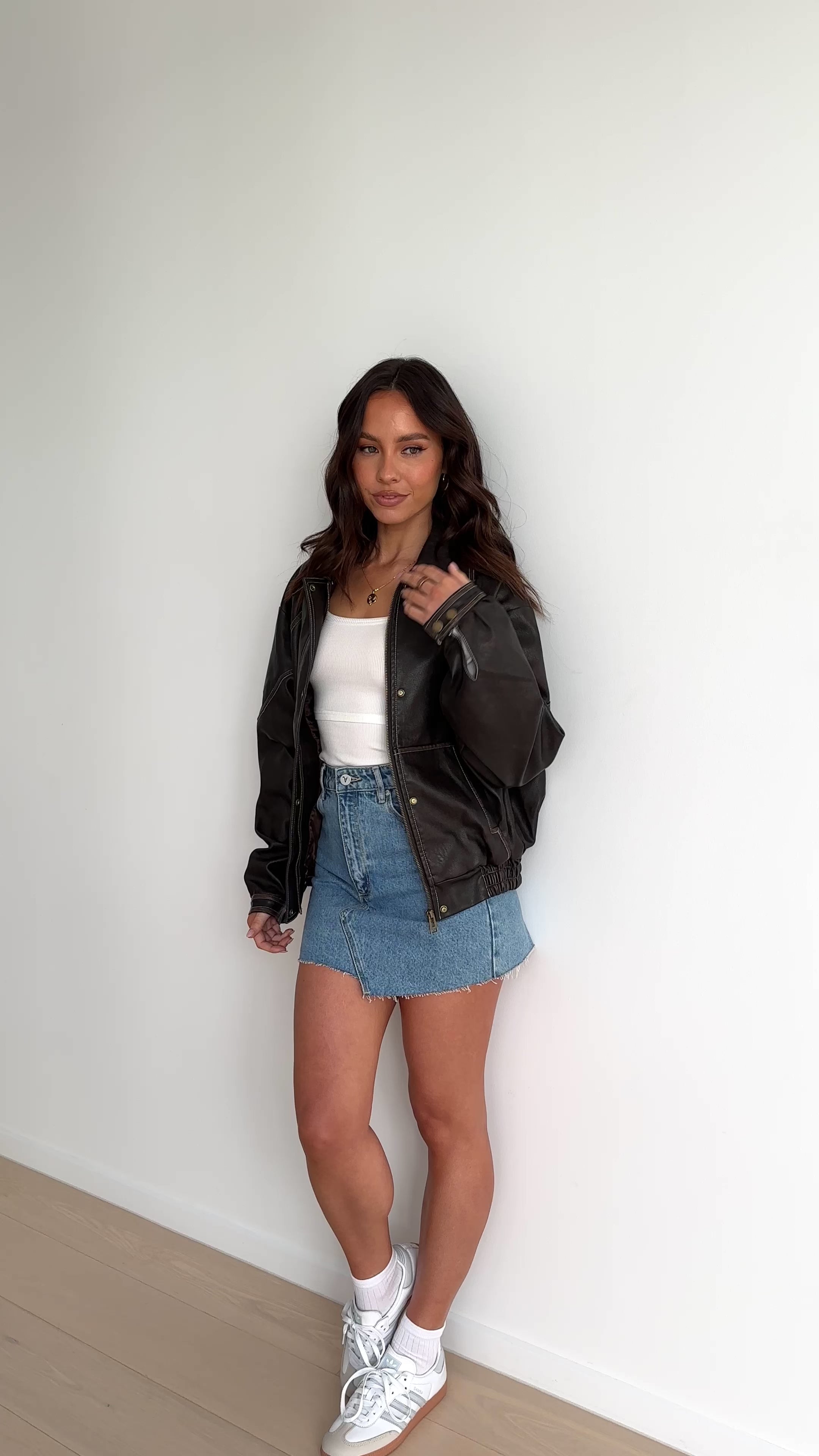 Load video: Jagger Bomber Jacket - Vintage Charcoal Brown - Billy J
