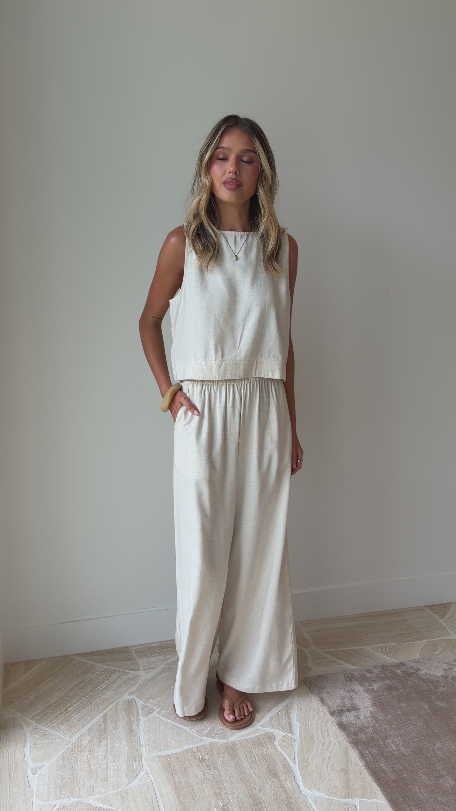 Nadie Crop Top - Beige - Billy J