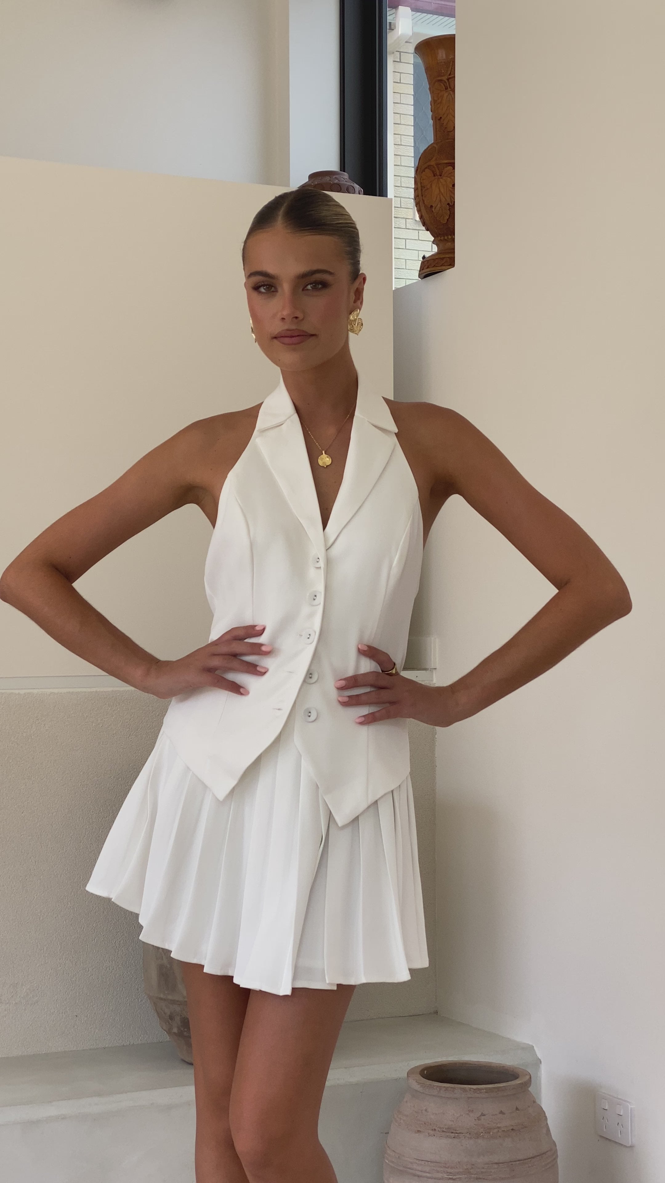 Load video: Zappa Pleated Mini Skirt - White - Billy J