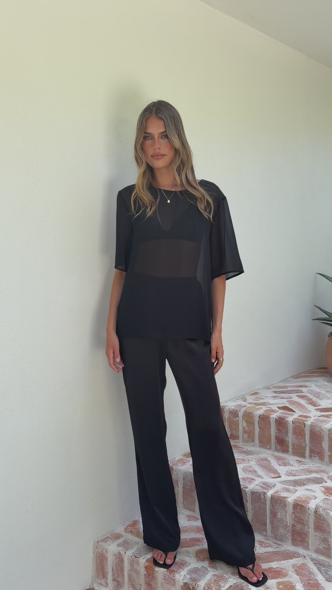 Load video: Davette Mesh T-Shirt - Black - Billy J