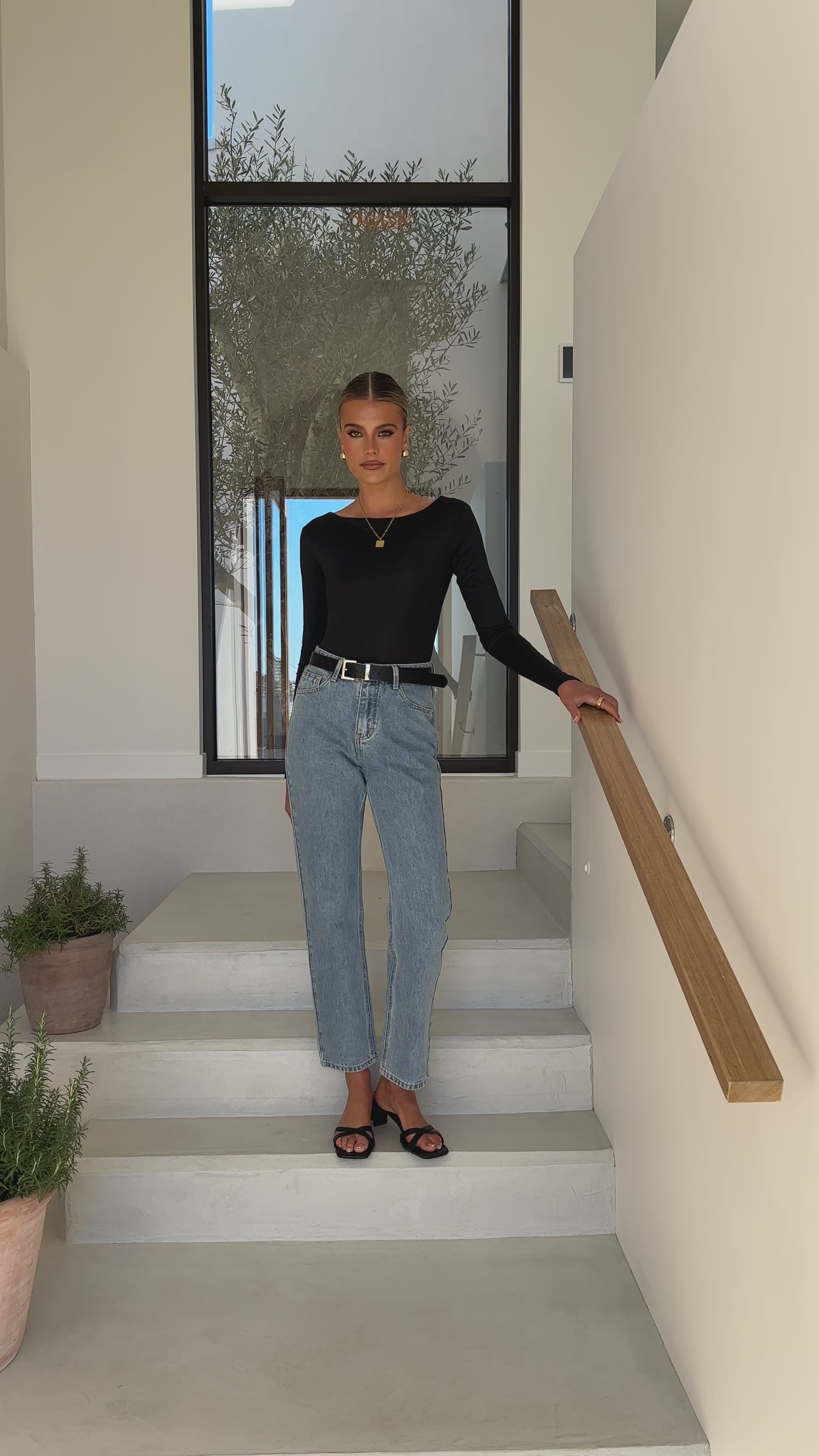 Load video: Cora Jeans - Mid Blue Denim - Billy J