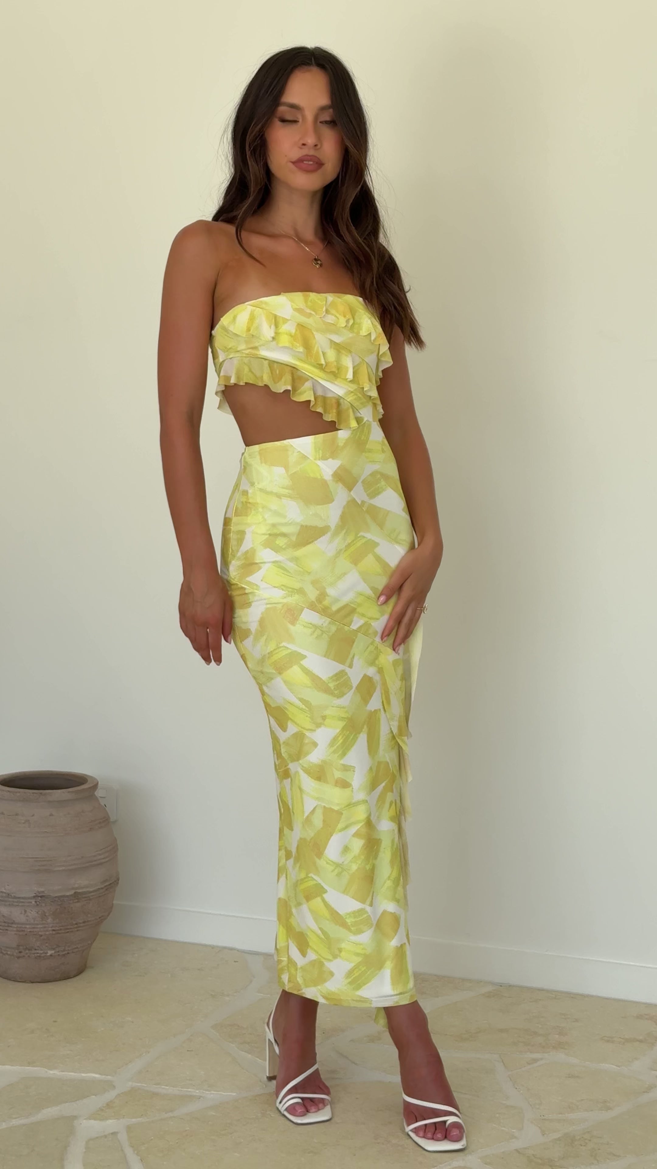 Load video: Zinnia Midi Dress - Yellow/White - Billy J