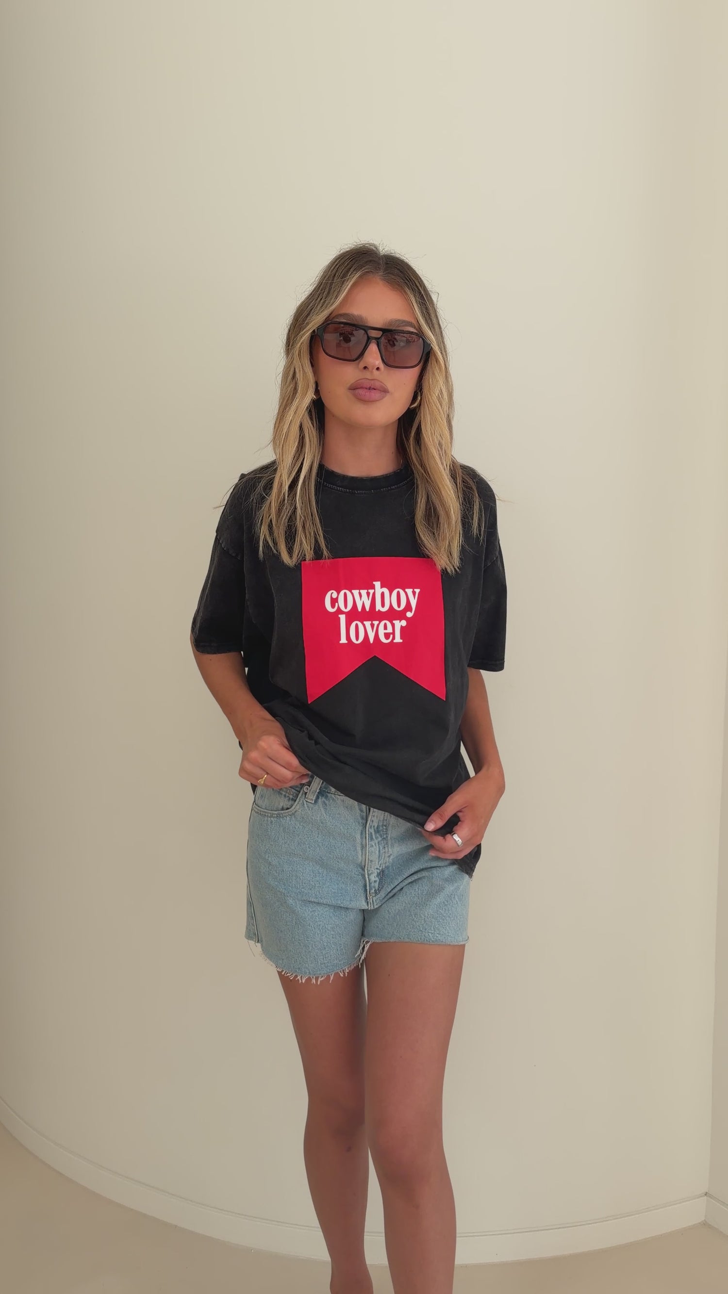 Cowboy Lover Oversized T-Shirt - Black - Billy J