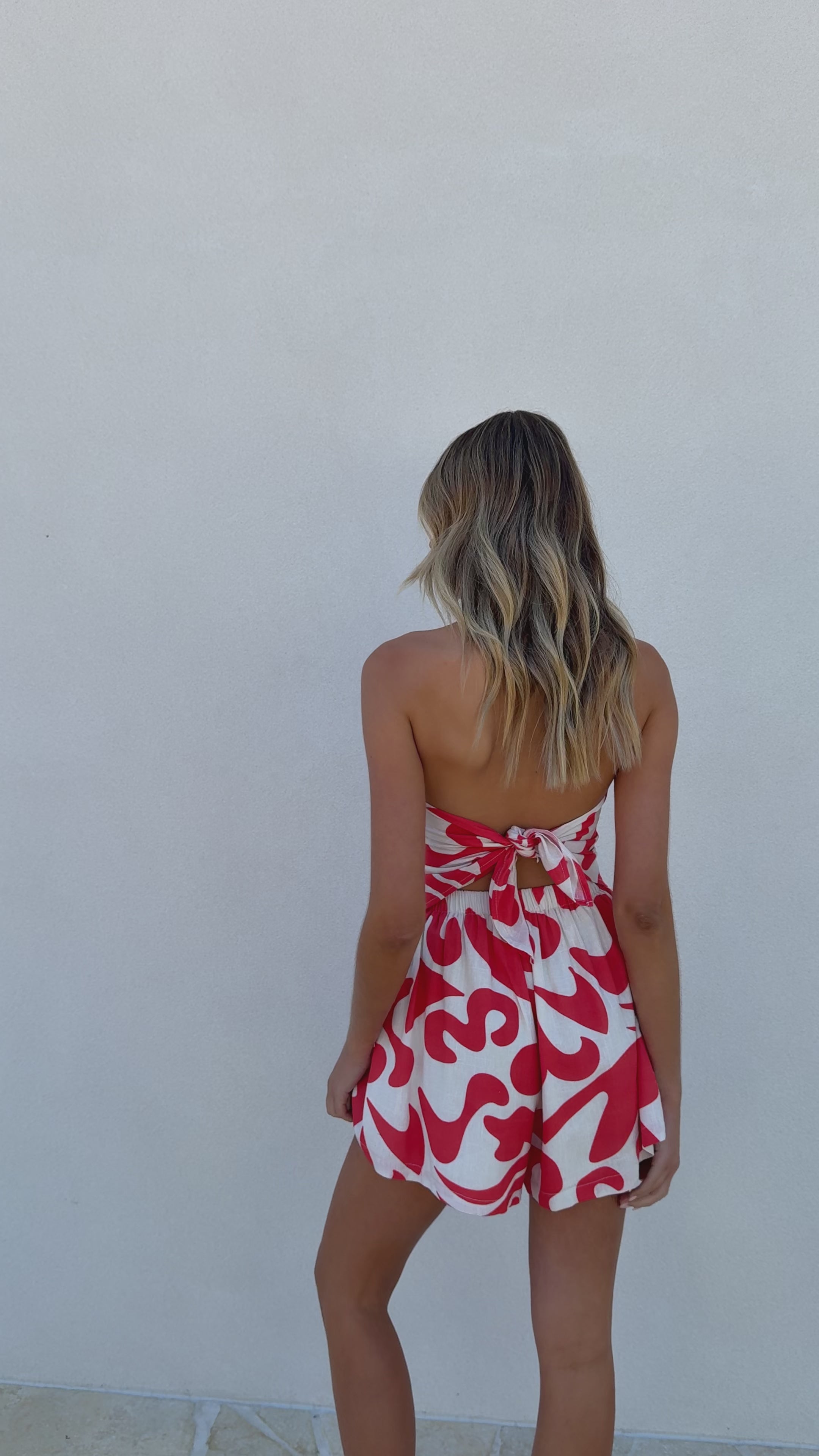 Load video: Bennie Scarf Top - Florence Print - Billy J