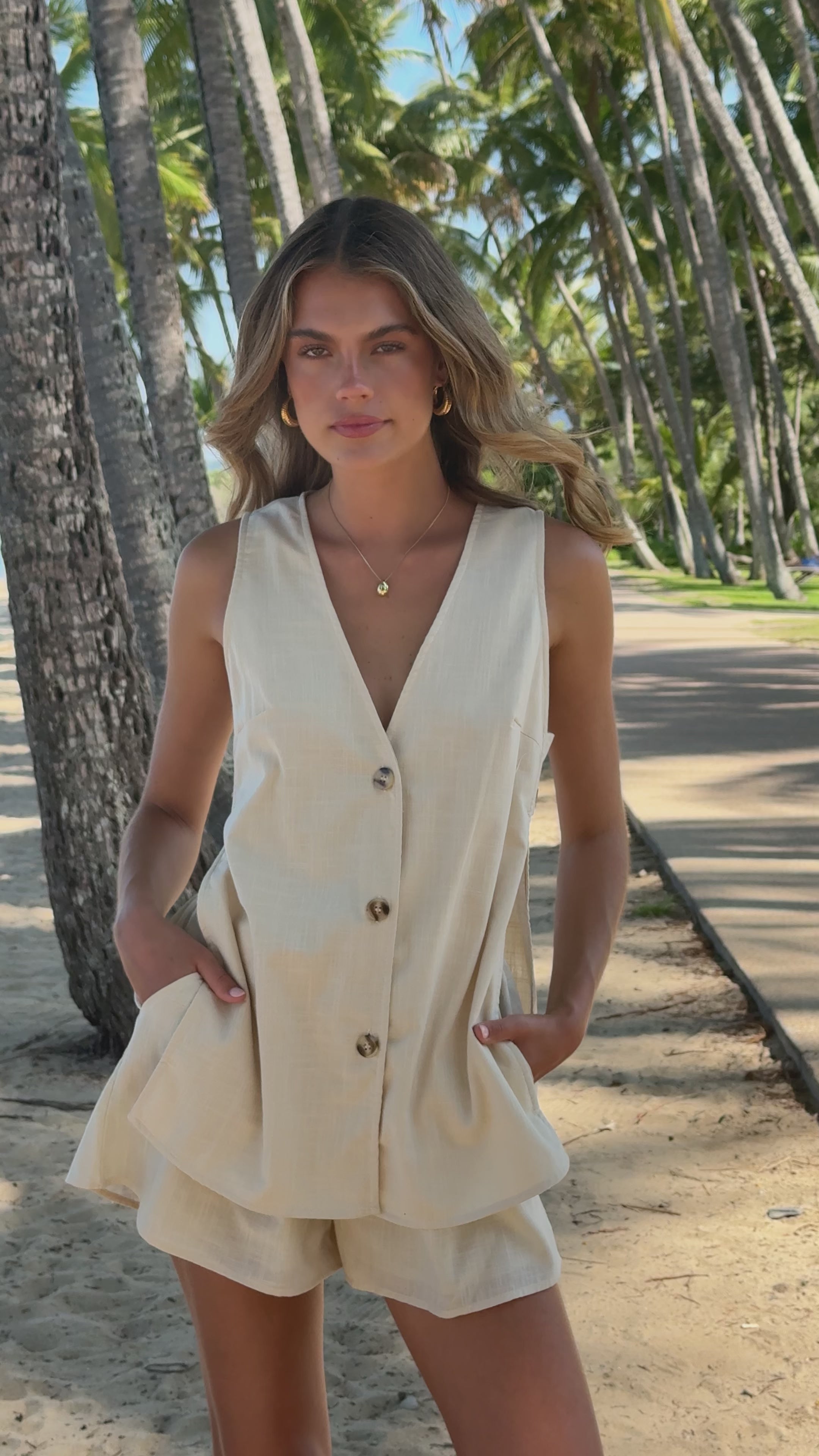 Load video: Hayley Vest and Shorts Set - Beige - Billy J