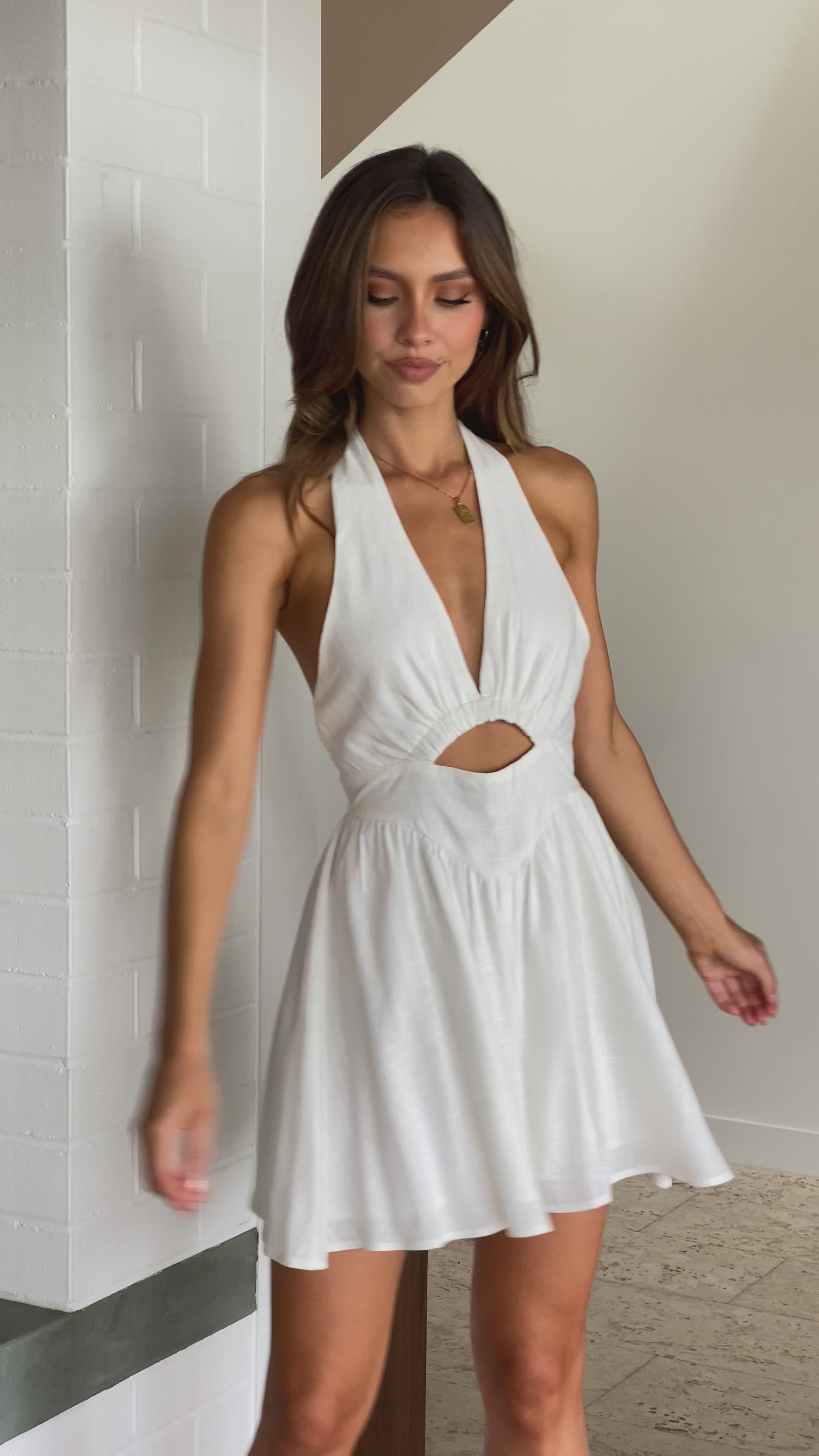 Load video: Araya Playsuit - White - Billy J