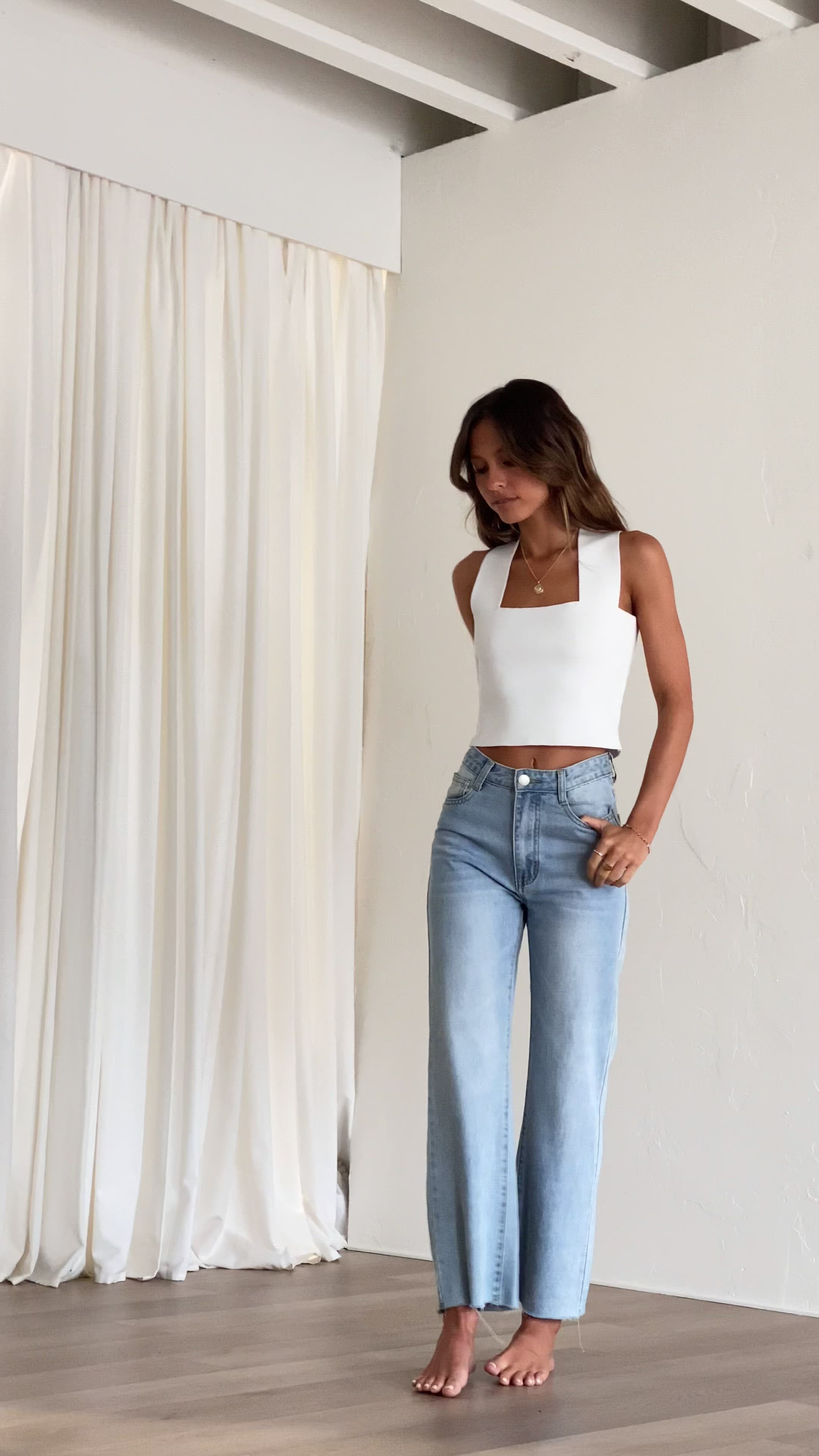 Load video: Jaykowa Jeans - Light Wash